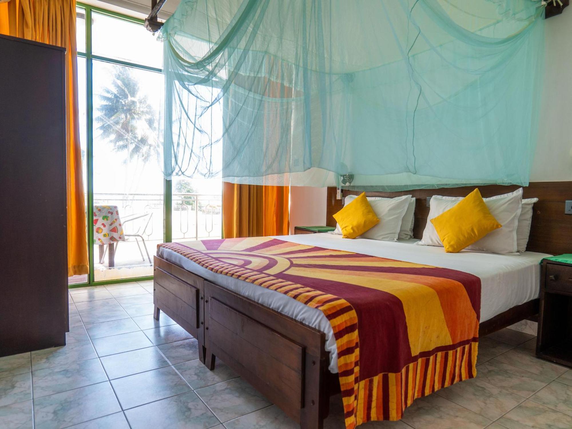 Amaya Beach Hotel Dikwella Exterior photo